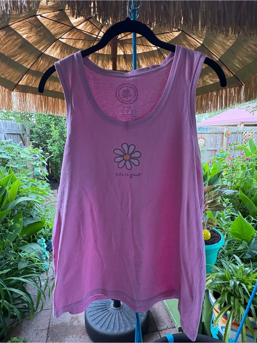 Life Is Good Pink Daisy Tank Top - Women's Sleeveless Scoop Neck